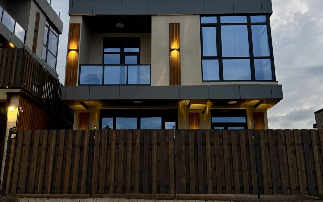 Частный дом Family House №1