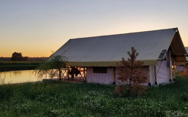 Ostrov Glamping