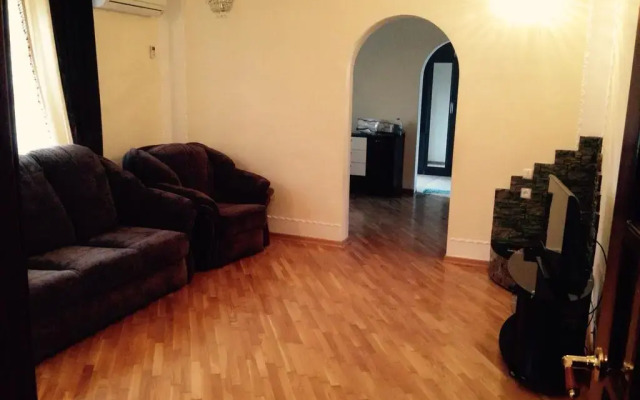 Apartment na Vasiliya Lakoba 1