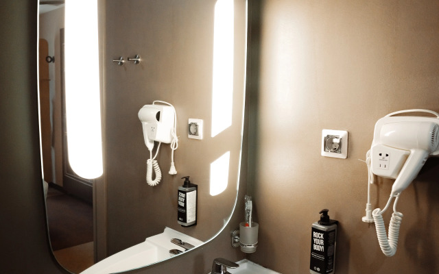 Ibis Aktobe Hotel