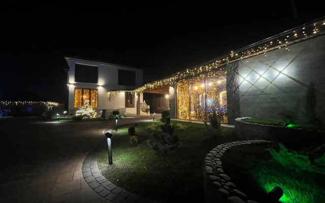 Частный Дом в Горах с Бассейном