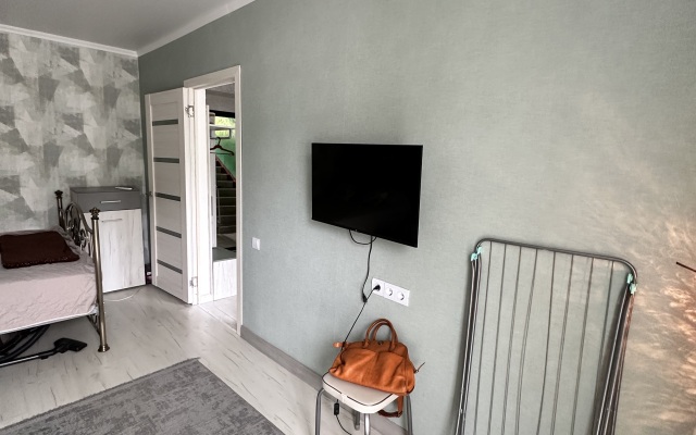 V Sinope Ryadom S Peschanym Plyazhem Flat