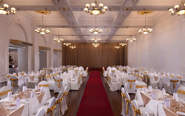 Queens Kandy - 160 Years of Heritage & Luxury Hotel