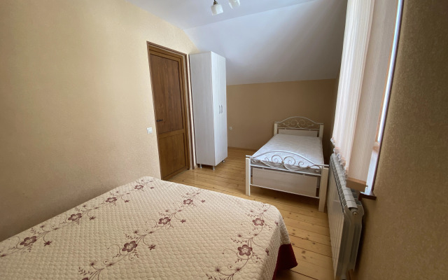 Частный дом с видом на горы