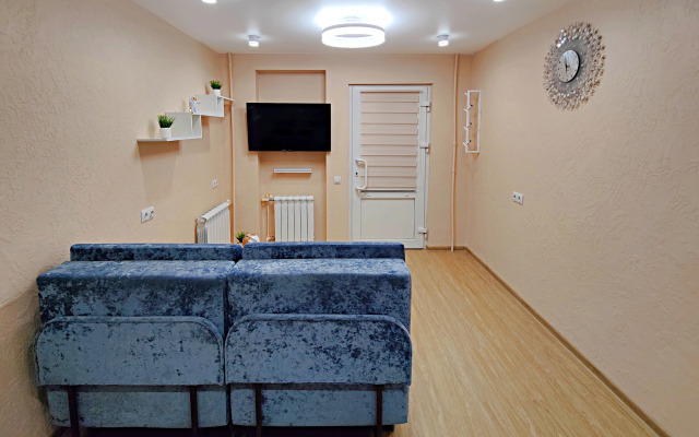 Dizaynerskie Tryokhkomnatnye Apartments