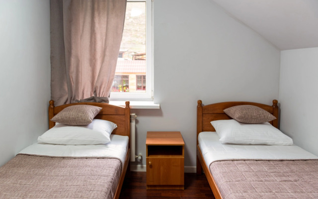 Коттедж Семейный Восьмиместный в Терсколе от Квартирукинг