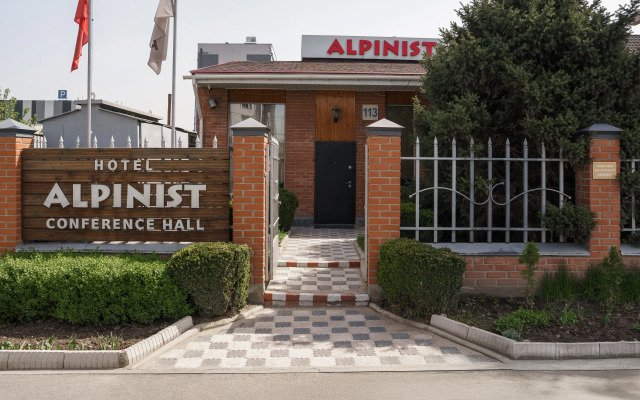 Alpinist Hotel