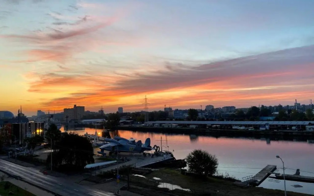 Апартаменты GEOMETRY - Просторная квартира с панорамным видом на реку в центре