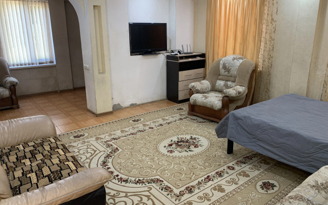 V Cherte Goroda Private House