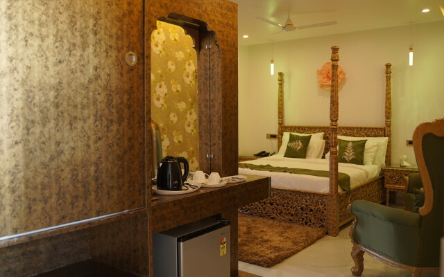 Saheb's Castle - The Maclo Hotel
