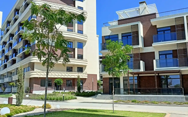 Dvukhkomnatnyje Atlas Na 1 Linii U Morya Apartments