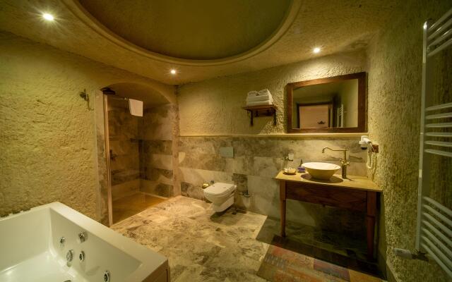Seki Cave Suites