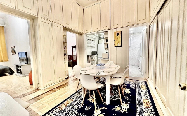 Апартаменты SpbStay с двумя спальнями на Рубинштейна 3