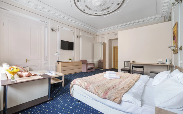 Aleksandr Hotel