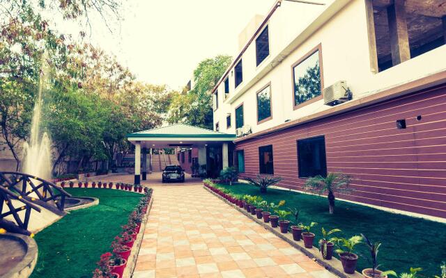 The Byke Grassfield Resort With Outdoor Pool, Shyam Nagar