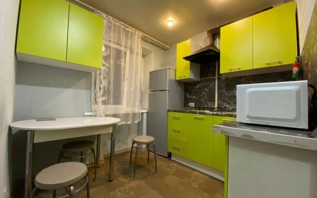 Квартира для командировочных рядом с заводами Лукойл, Каустик;