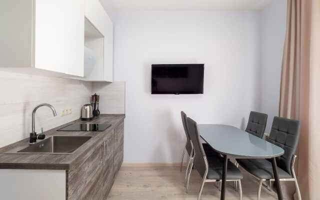 U Morya S Basseinom v ZhK Solnechnyij apt27 Apartment