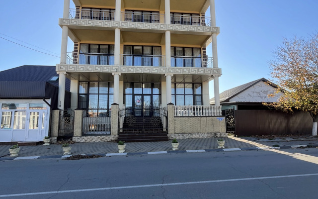 Mona Lisa Guest House