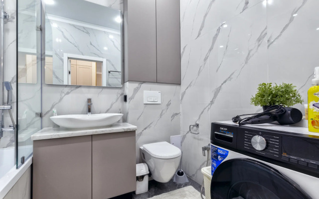 Vozle Khan-Shatyra i Mega Silkway Apartments