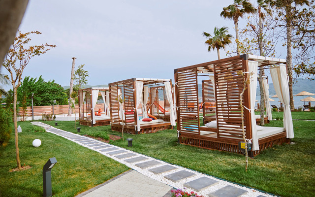 Parmos  Hotel