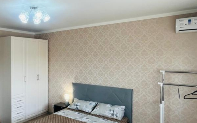 Ya doma na ulitse Cherokmanova 2 Flat