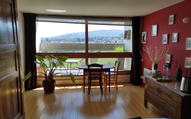 Homestay Le Corbusier 254 Rue 5 Guest House