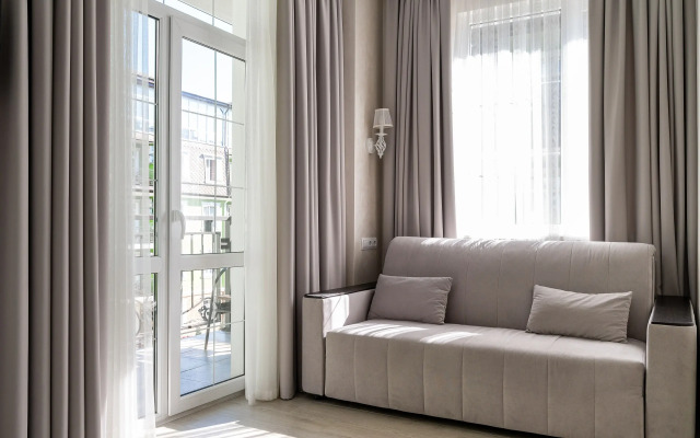 Red Apartments Art Layt Siti Frost Apartments