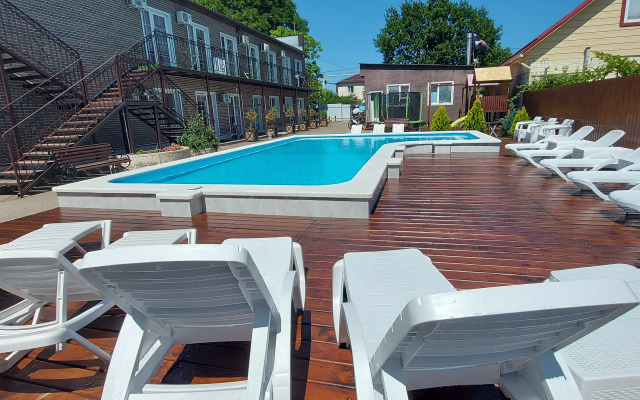 Tsentralnyij Guest House