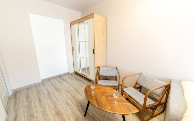 Dvukhkomnatnaya na Borodinskoy 23 Bud' gostem Flat