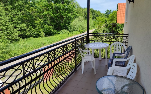 Verkhnyaya Morskaya 4 Guest House
