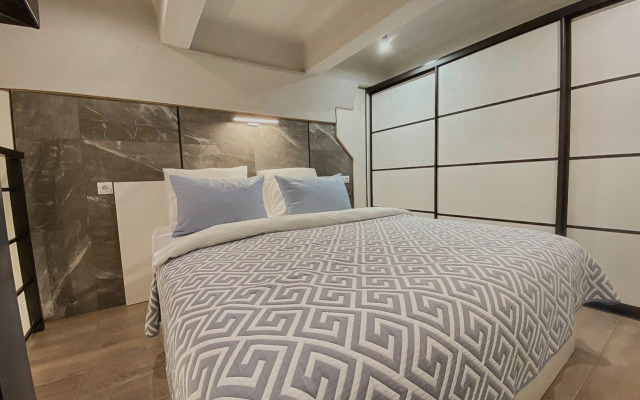 Квартира Green FOX с панорамными окнами на Савушкина