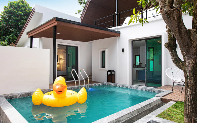 Nariya Bayfront Phuket Resort
