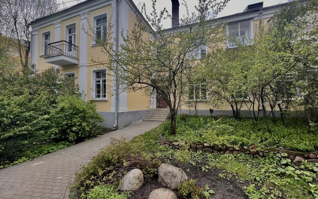 Apartamenty Svetlaya Dvukhkomnatnaya Kvartirka Vozle Tsuma