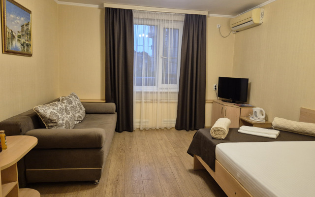 Emigrant Hotel