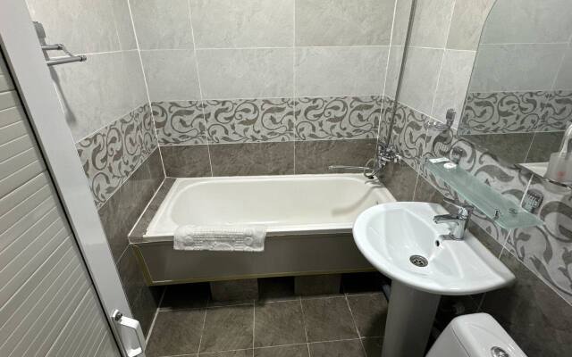 RATMINA Hotel