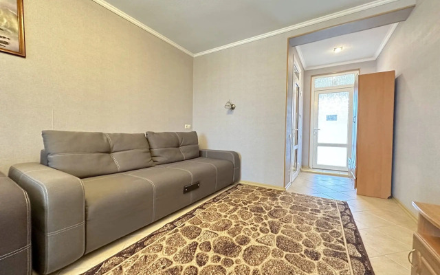 Na Revolyutsionnoy 31a Guest house