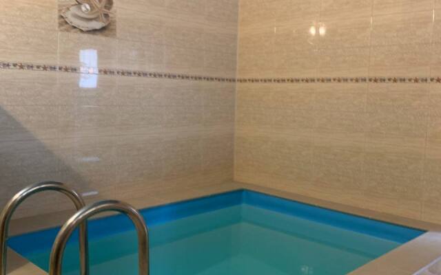 Отель Эльтур