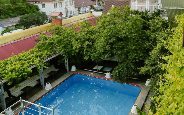 Green Oasis Vavilon Guest House