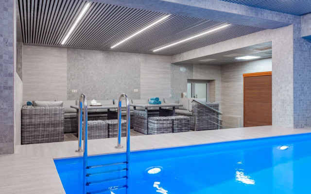 Atrium Hotel