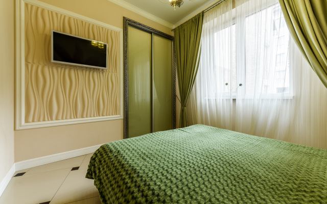 Oplot - Semejnye s balkonom 6 Apartments