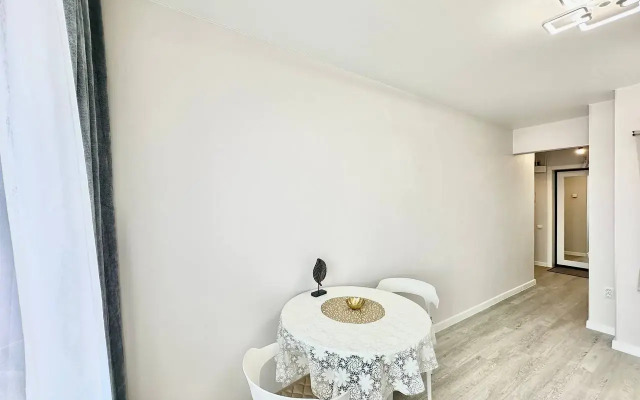 Ryadom S Readovskim Parkom Flat