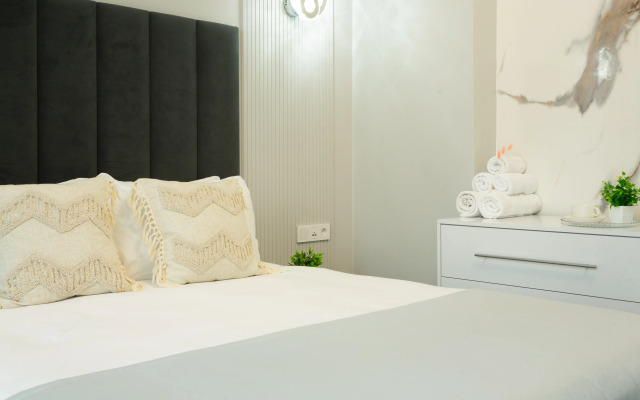 Poslednij Etazh Leta - Stilnaya Studiya u Morya v Sochi (Ashe) Apartments