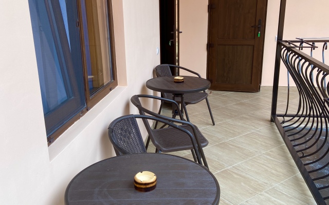 Anzhelika Guest House