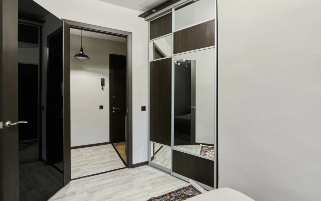 Svetlaya i Uyutnaya Kvartira v Samom Tsentre Flat