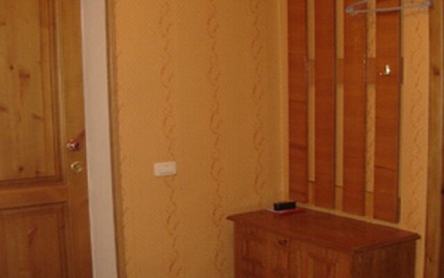 Apartment Salyut Shkolnaya 4