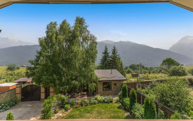 Частный дом Райский уголок среди гор и альпийских лугов