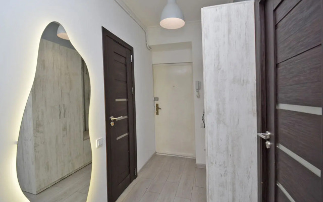 Ma154, 2-Komn. Na Pr. Mesropa Mashtotsa Flat