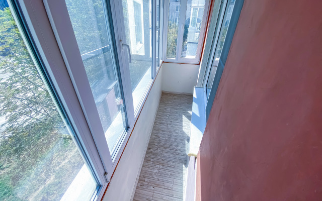 Uyutnaya na Zhmaylova Flat