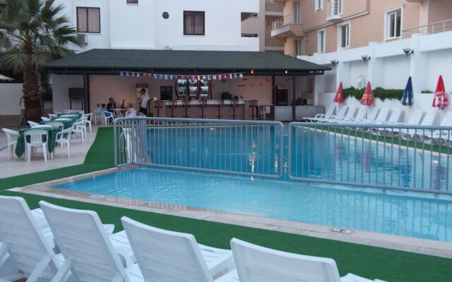 Tuntas Suites Altinkum Apart-Hotel