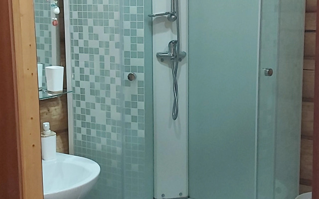 V 5 Minutakh Ot Reki Volgi Private house